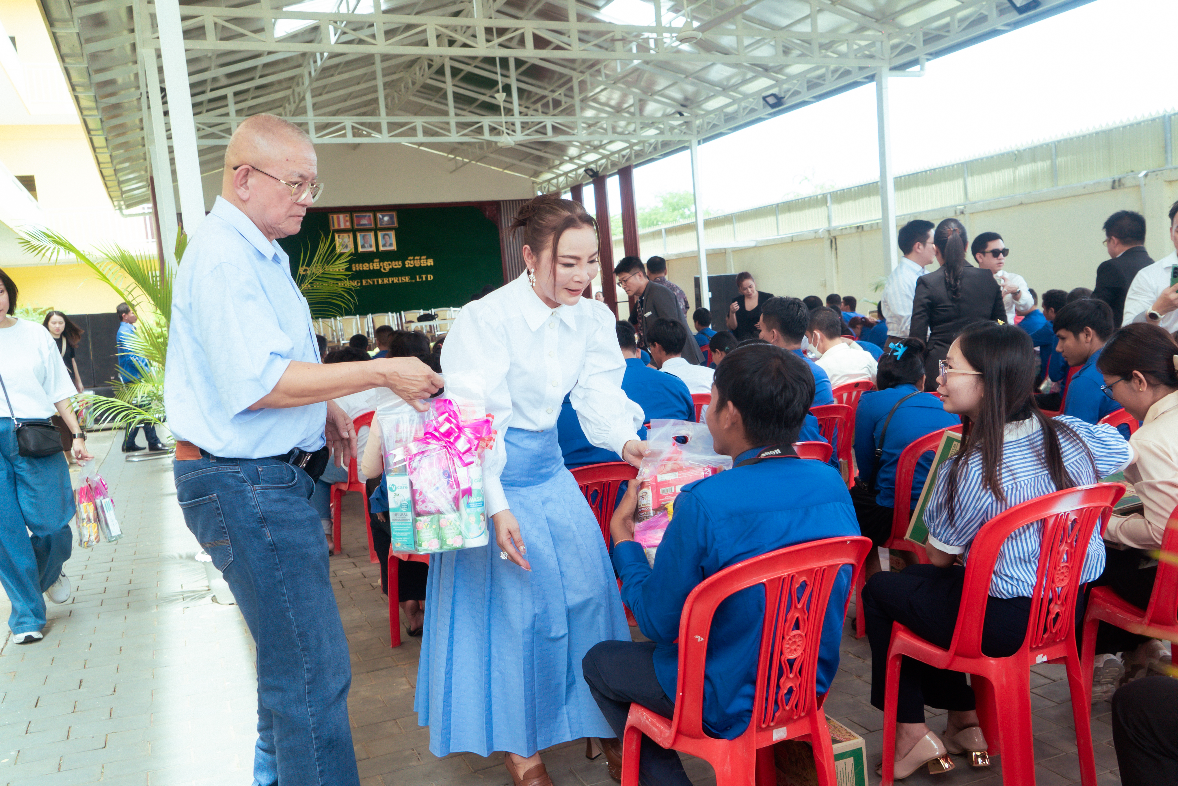 Award ceremony highlights at the charity event