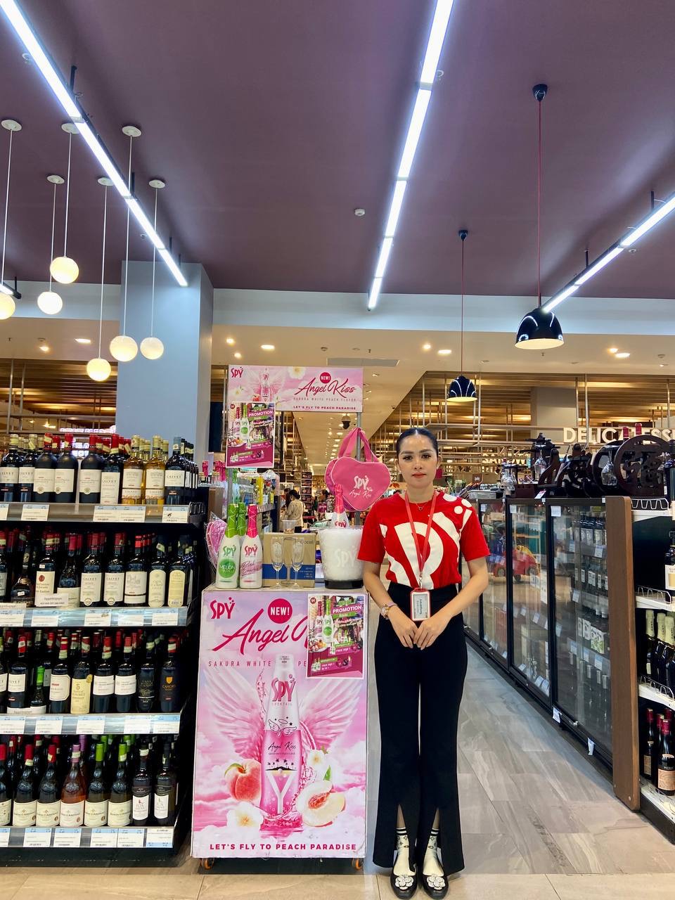 SPY Sparkle Fruit Revolutionizing FMCG Distribution with Da Houg Heng at Makro Cambodia - Image 1