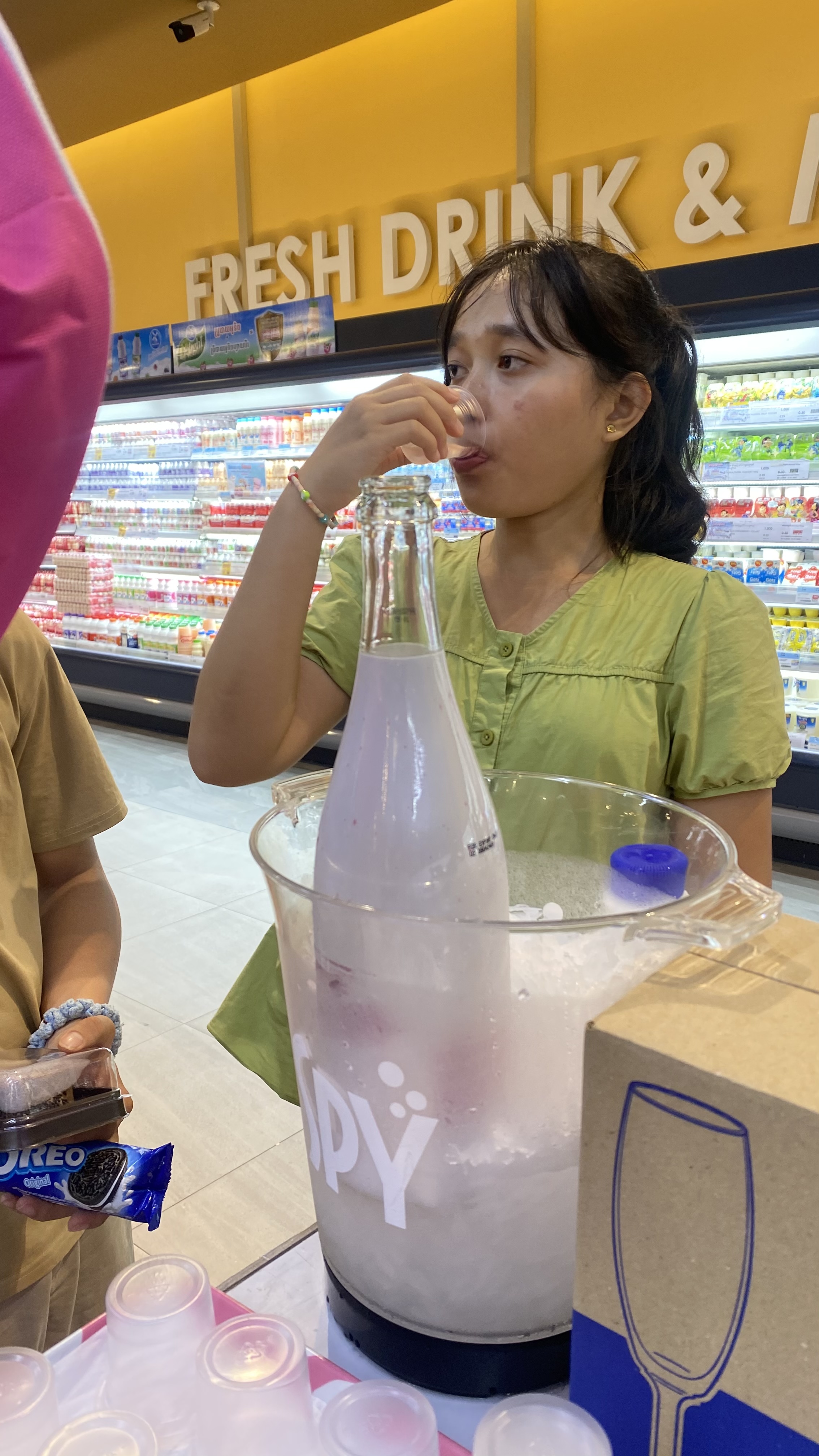 SPY Sparkle Fruit Revolutionizing FMCG Distribution with Da Houg Heng at Makro Cambodia - Image 15