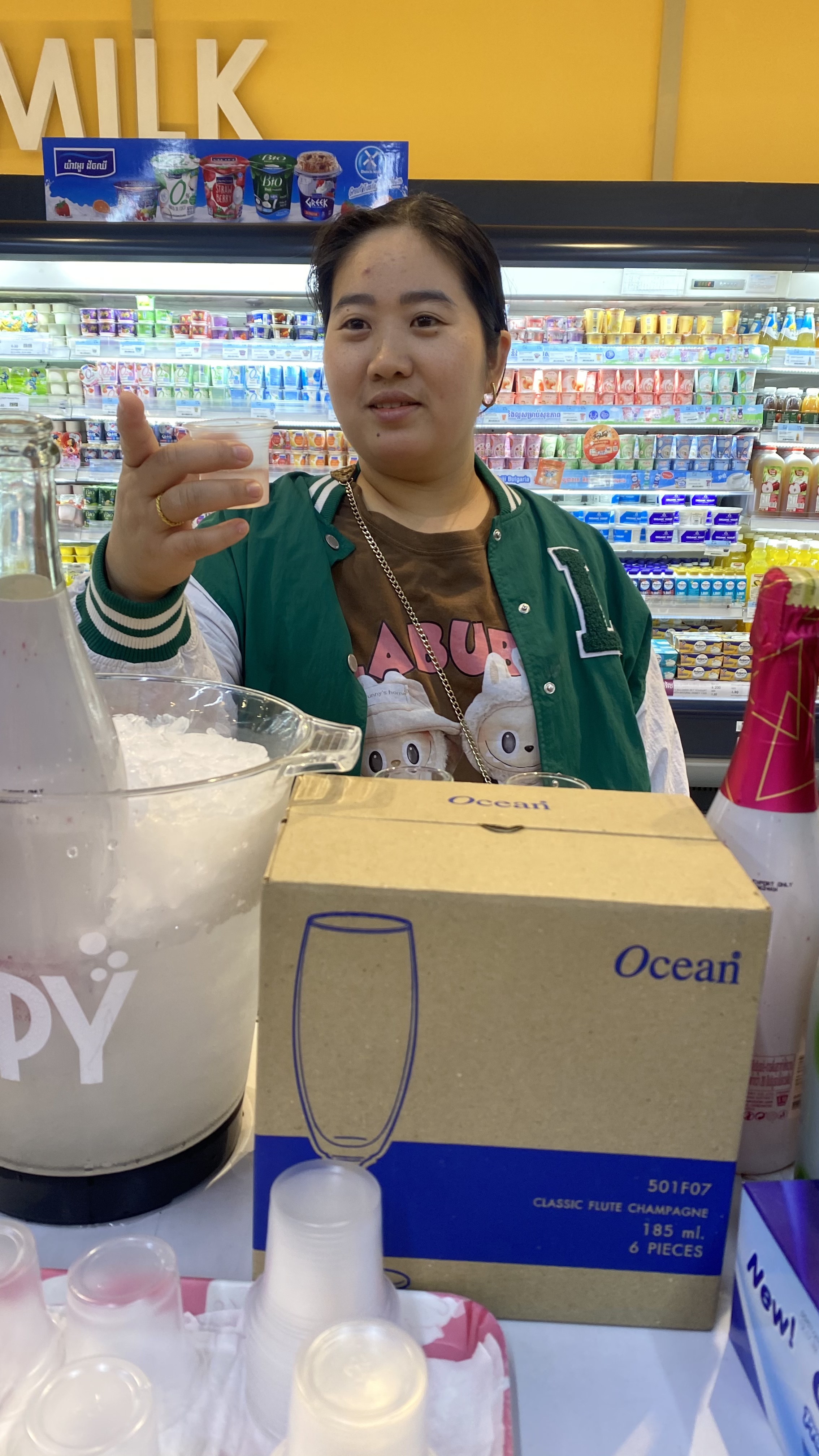 SPY Sparkle Fruit Revolutionizing FMCG Distribution with Da Houg Heng at Makro Cambodia - Image 16