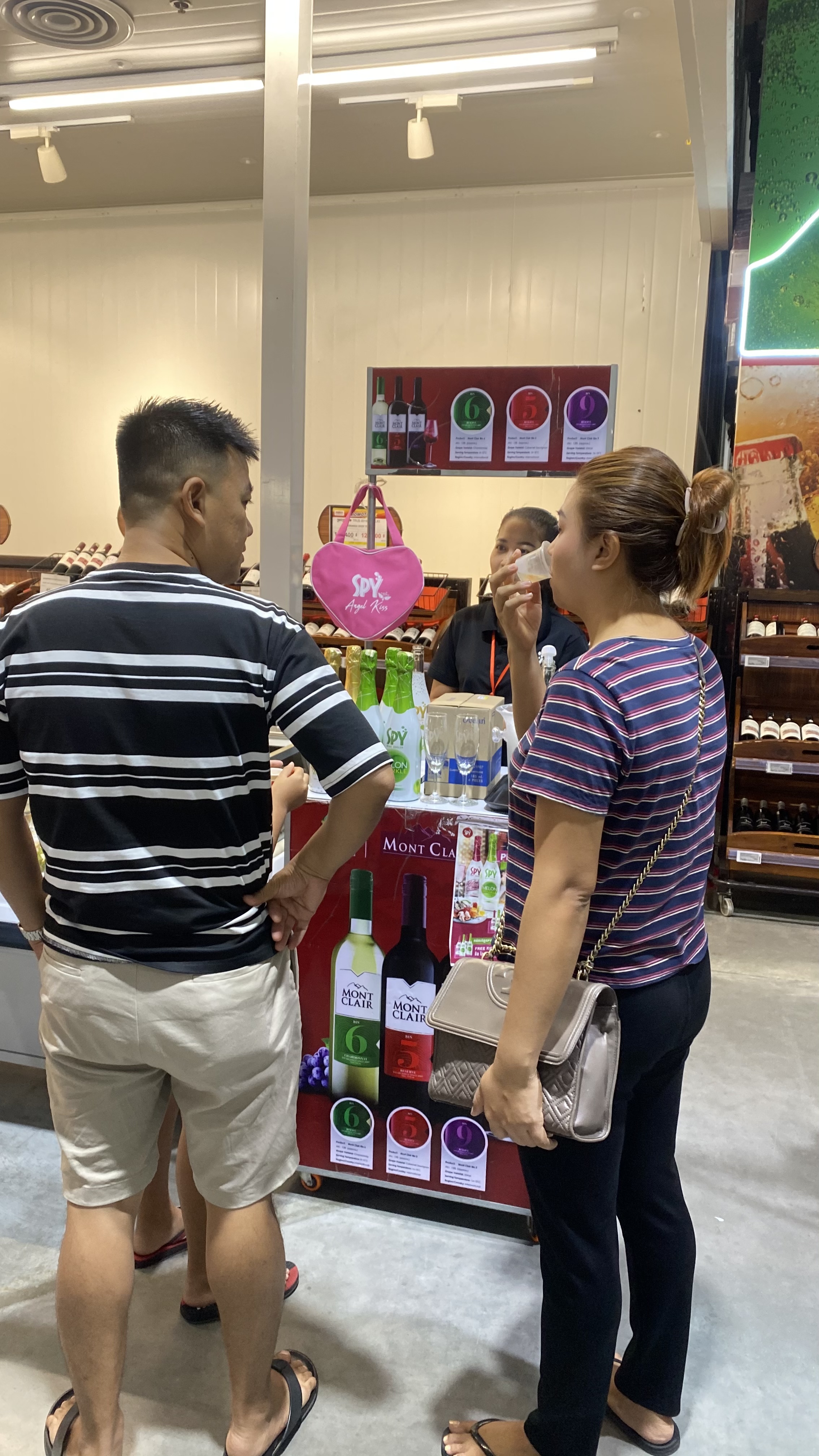 SPY Sparkle Fruit Revolutionizing FMCG Distribution with Da Houg Heng at Makro Cambodia - Image 43