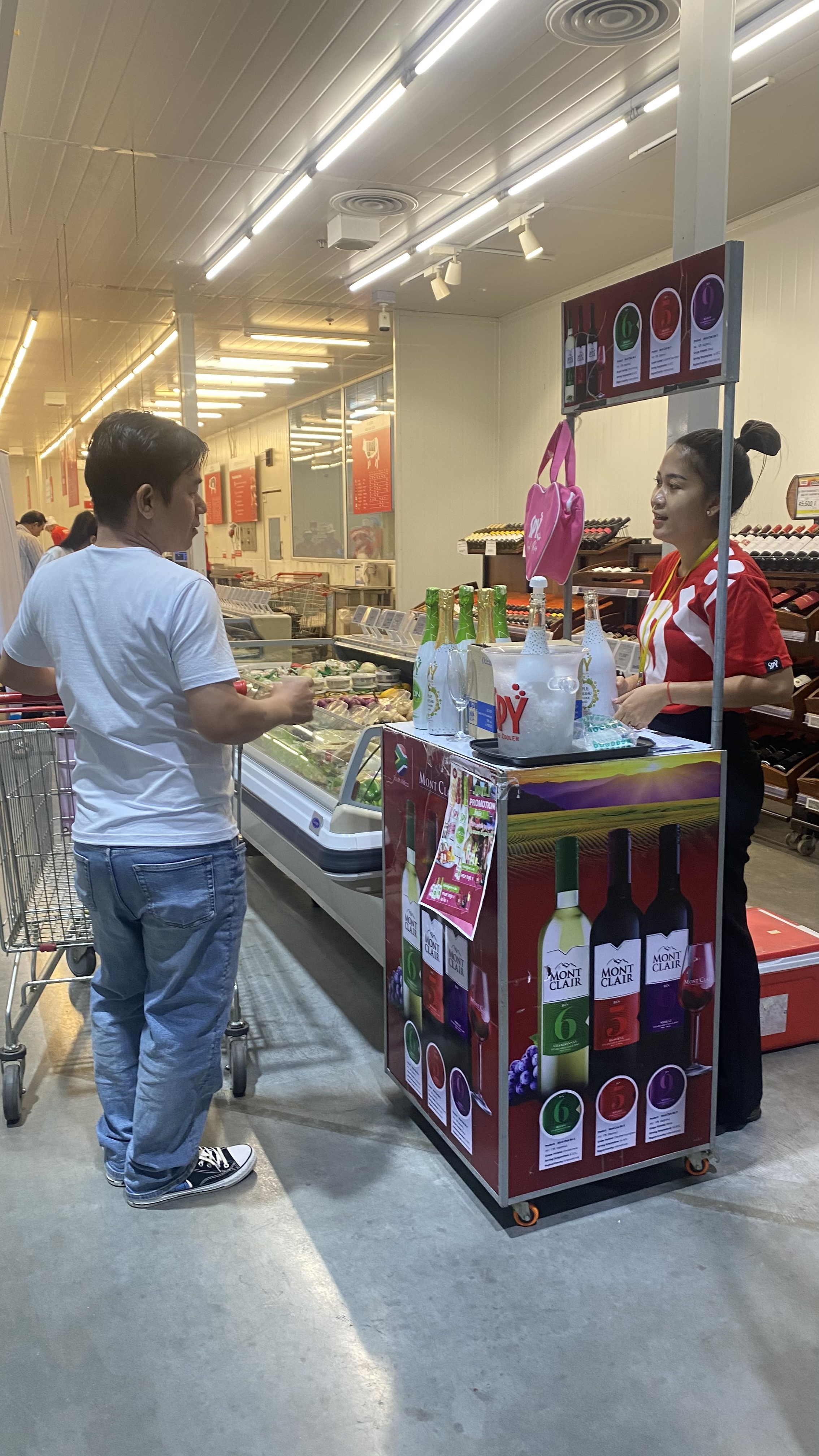 SPY Sparkle Fruit Revolutionizing FMCG Distribution with Da Houg Heng at Makro Cambodia - Image 53