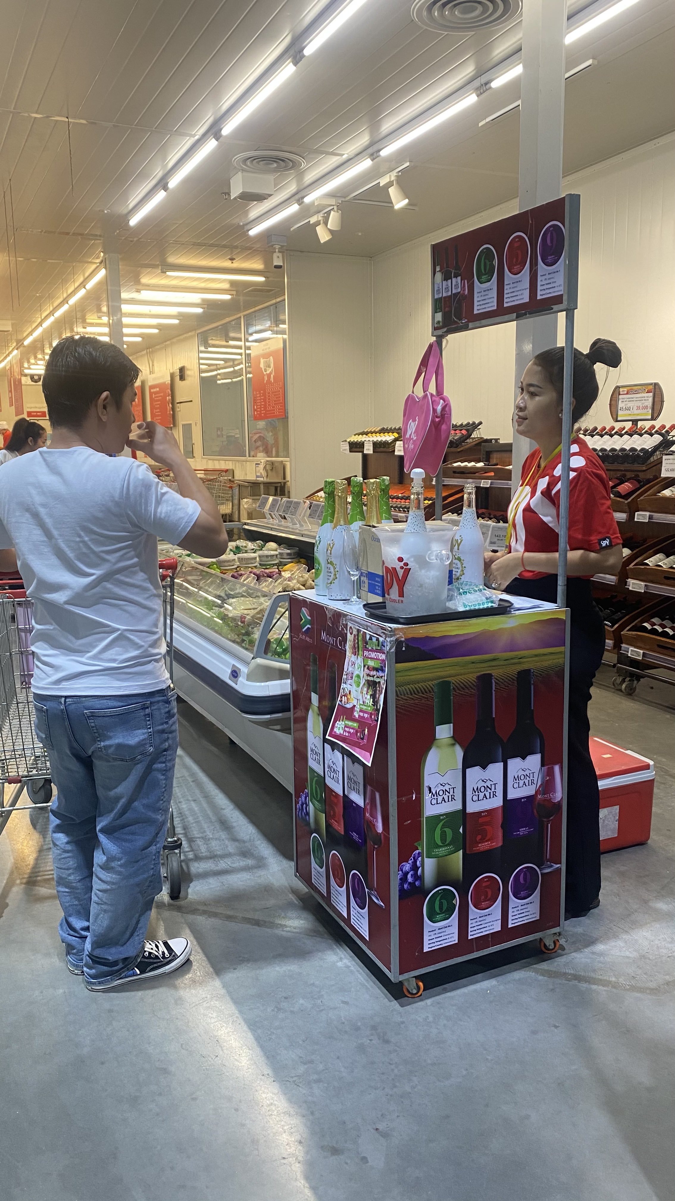 SPY Sparkle Fruit Revolutionizing FMCG Distribution with Da Houg Heng at Makro Cambodia - Image 54