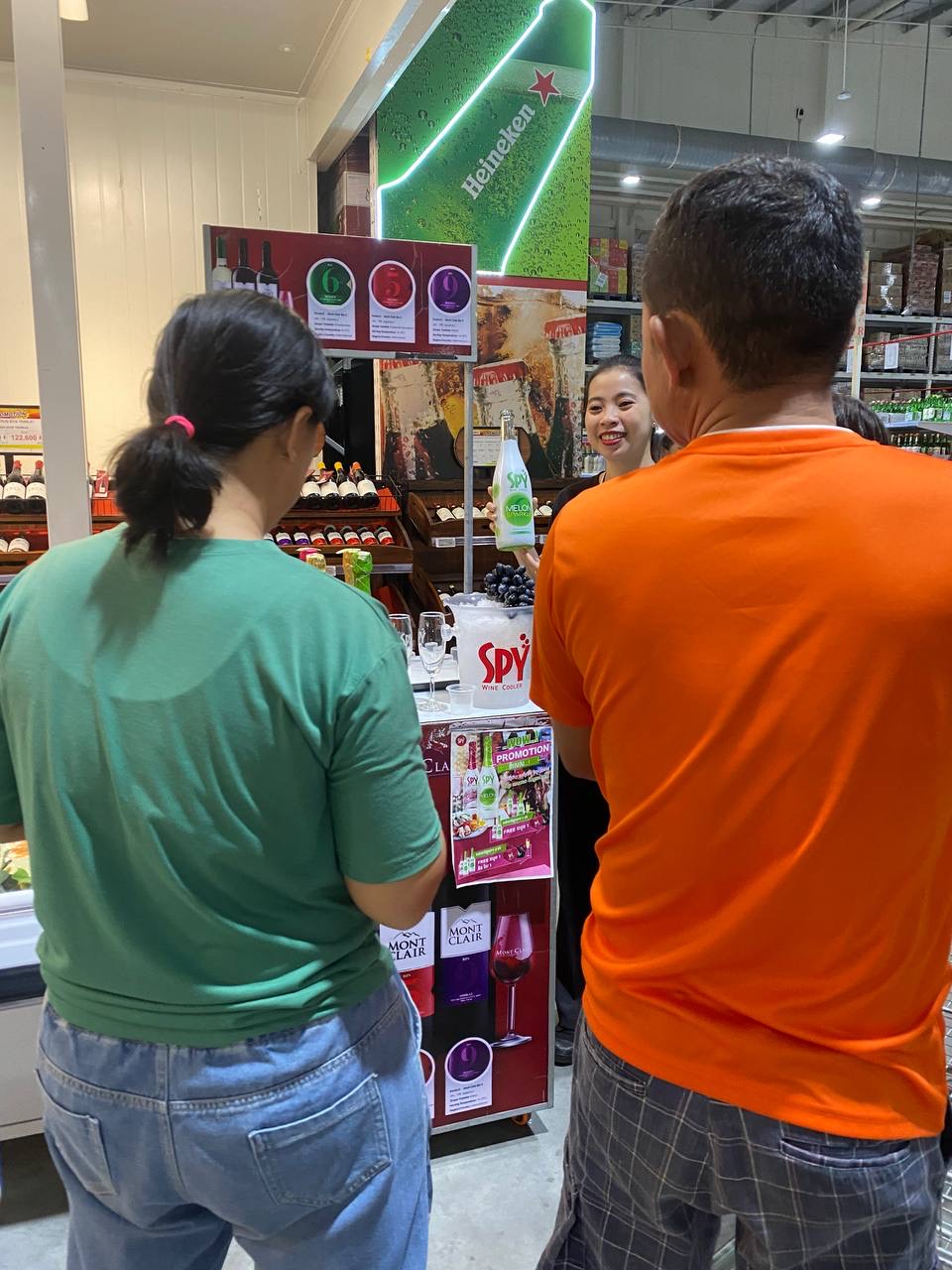 SPY Sparkle Fruit Revolutionizing FMCG Distribution with Da Houg Heng at Makro Cambodia - Image 89