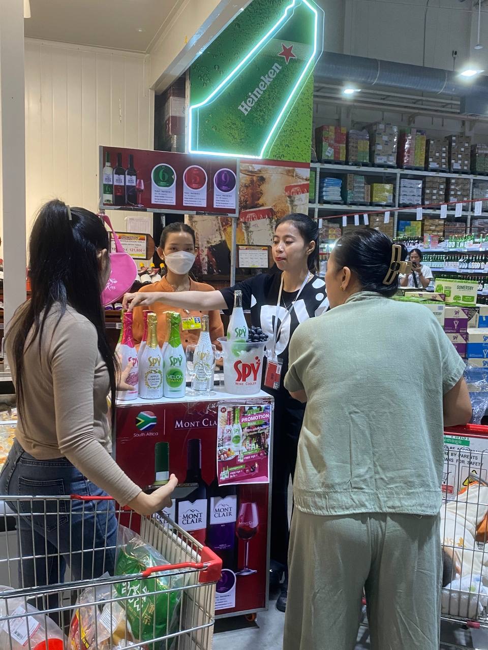 SPY Sparkle Fruit Revolutionizing FMCG Distribution with Da Houg Heng at Makro Cambodia - Image 92