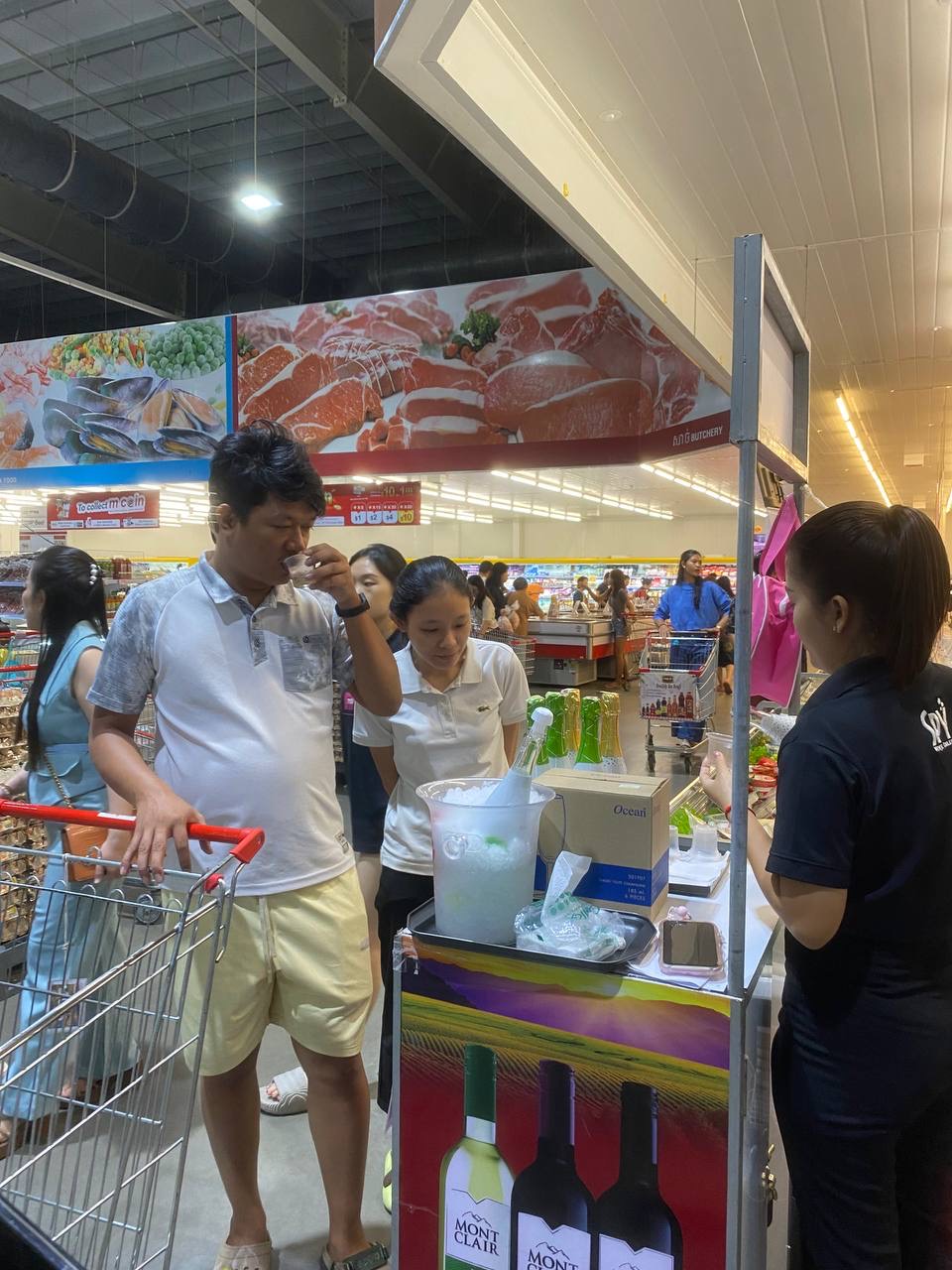 SPY Sparkle Fruit Revolutionizing FMCG Distribution with Da Houg Heng at Makro Cambodia - Image 127