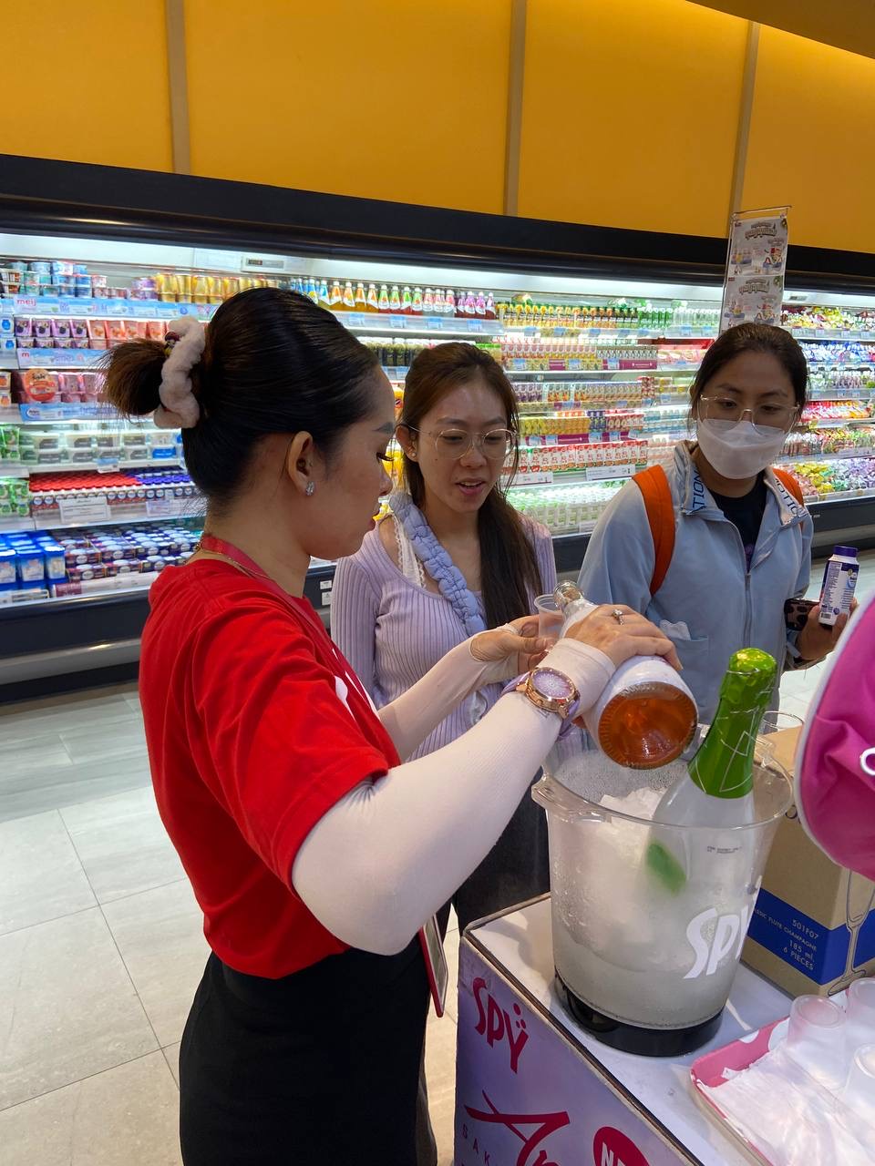 SPY Sparkle Fruit Revolutionizing FMCG Distribution with Da Houg Heng at Makro Cambodia - Image 140
