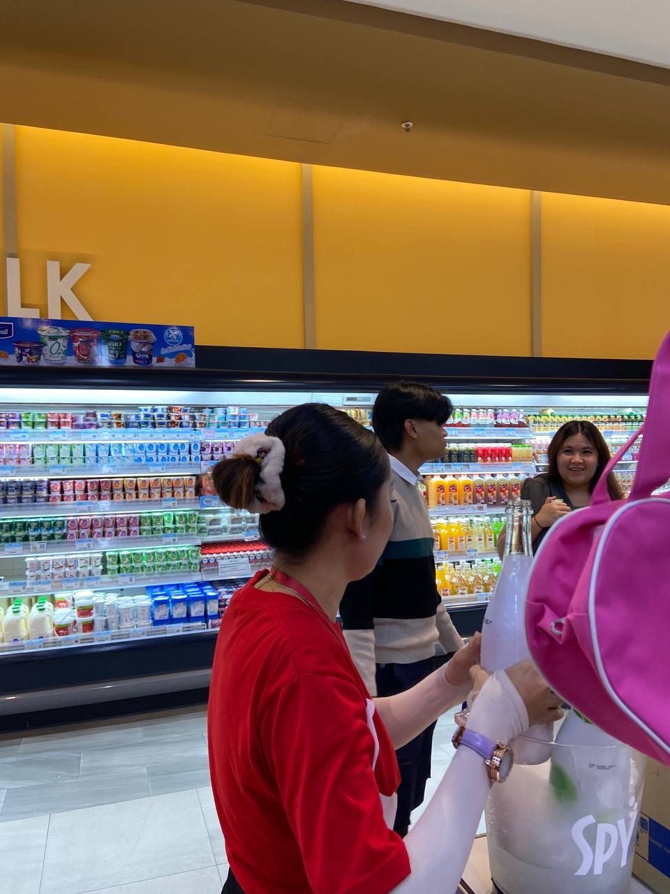 SPY Sparkle Fruit Revolutionizing FMCG Distribution with Da Houg Heng at Makro Cambodia - Image 142