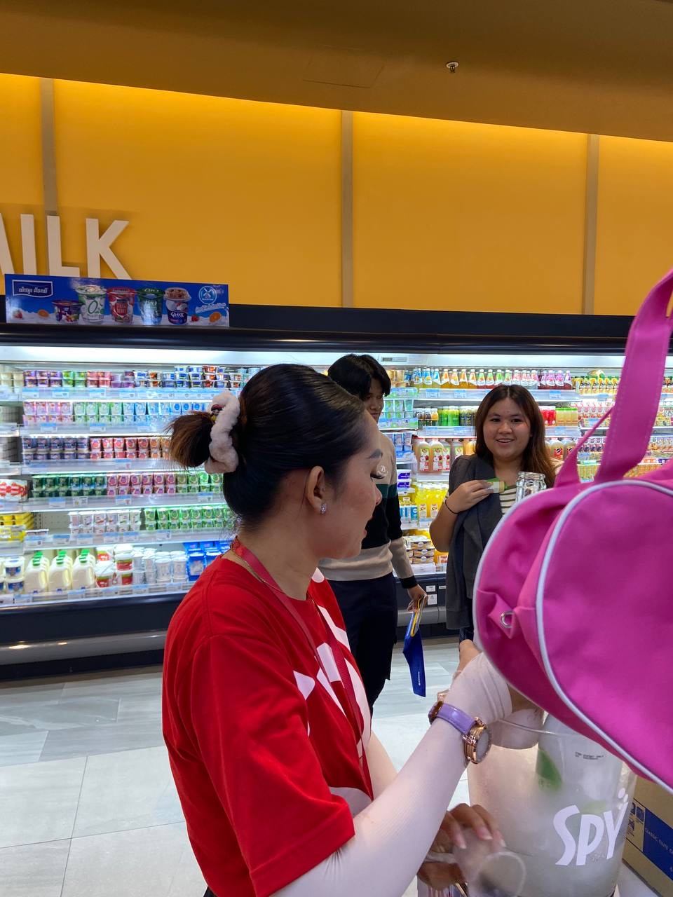 SPY Sparkle Fruit Revolutionizing FMCG Distribution with Da Houg Heng at Makro Cambodia - Image 143