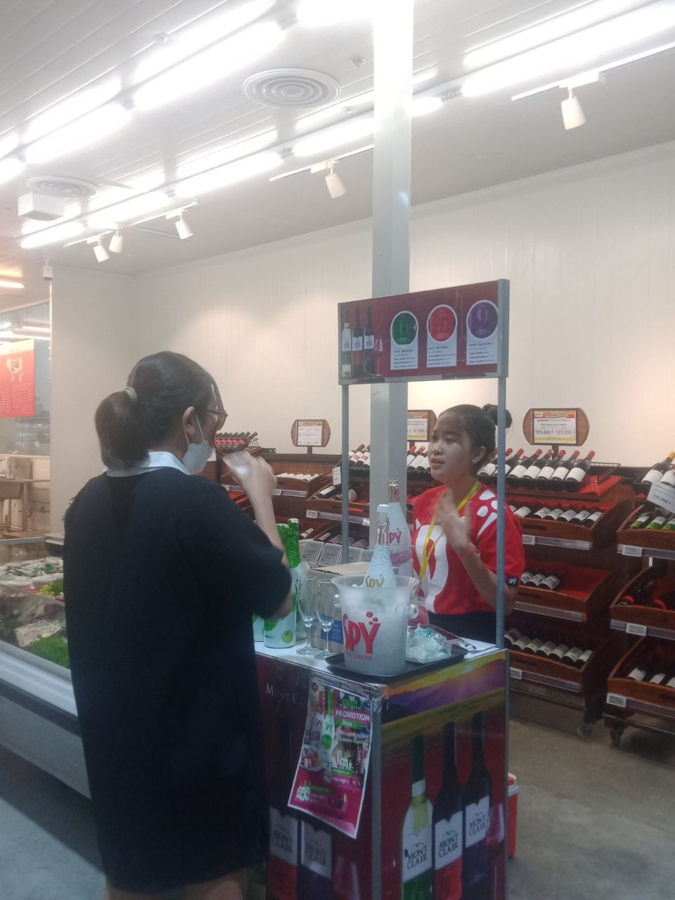SPY Sparkle Fruit Revolutionizing FMCG Distribution with Da Houg Heng at Makro Cambodia - Image 159