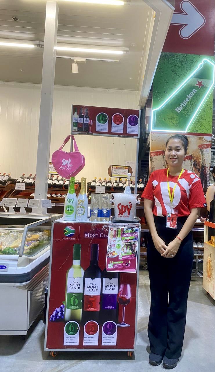 SPY Sparkle Fruit Revolutionizing FMCG Distribution with Da Houg Heng at Makro Cambodia - Image 180